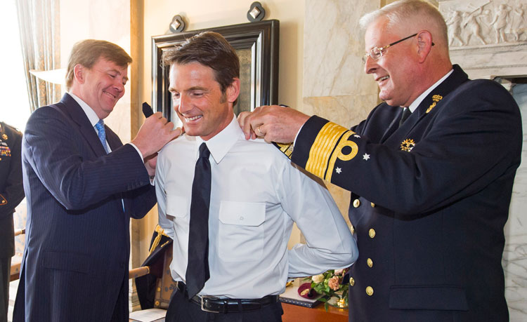 Toen de Nederlandse Prins Maurits (midden) en Koning Willem-Alexander (links) geboren werden, werden hun namen op slag veel populairder. © Ministerie van Defensie